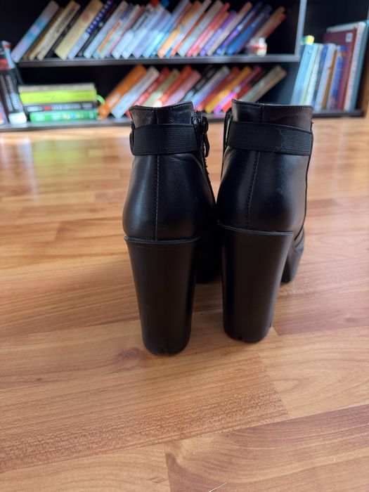 Черевики шкіряні 38 розмір