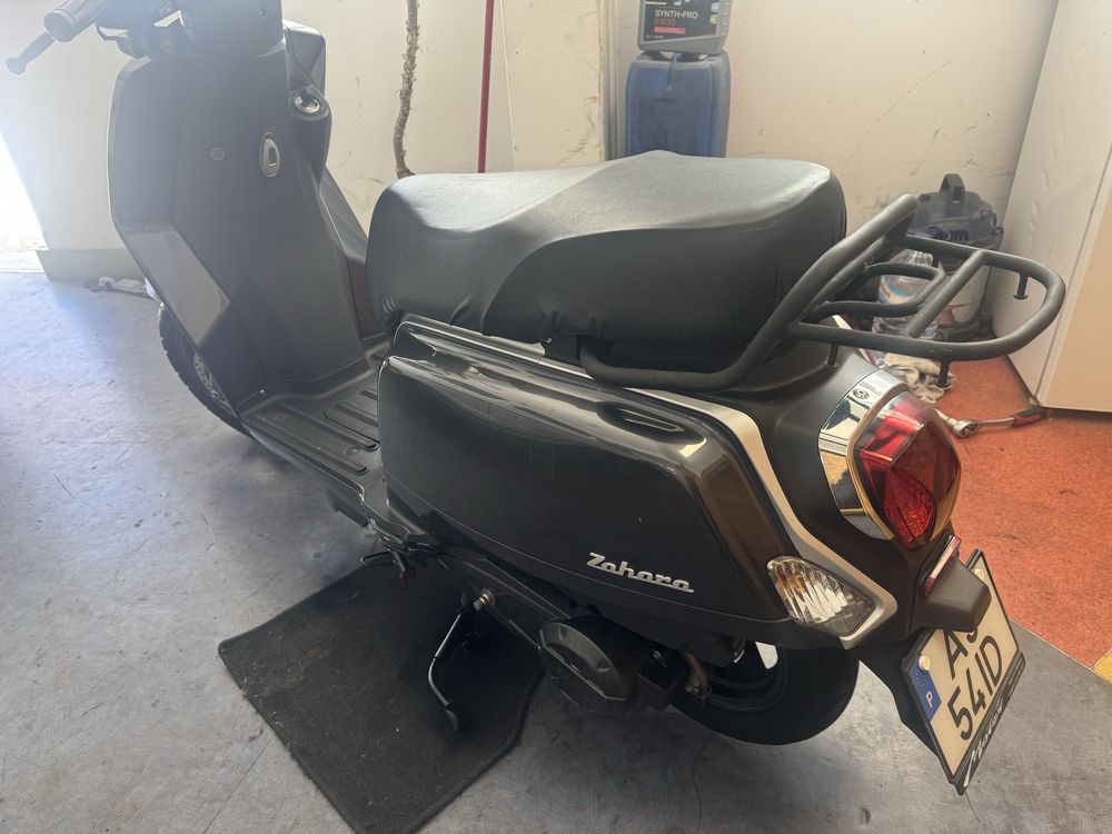 Mota 125cc ano 2021 com  22 mil kms.900€