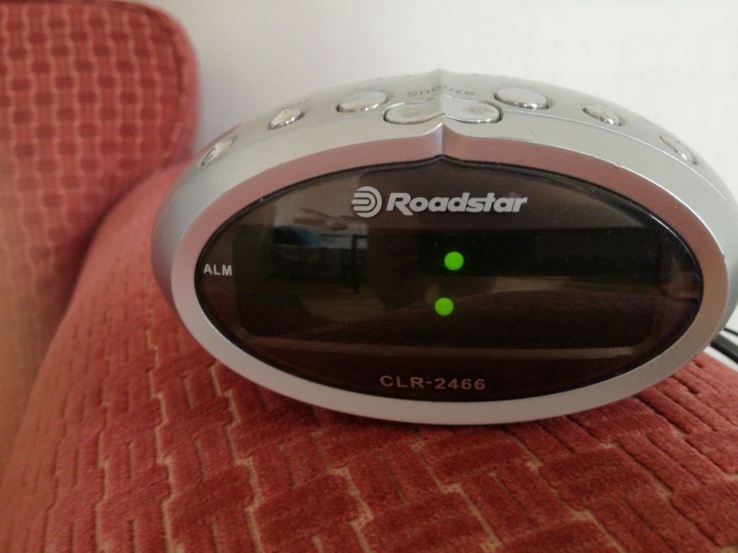 Rádio/Despertador portátil Roadstar CRL - 2466