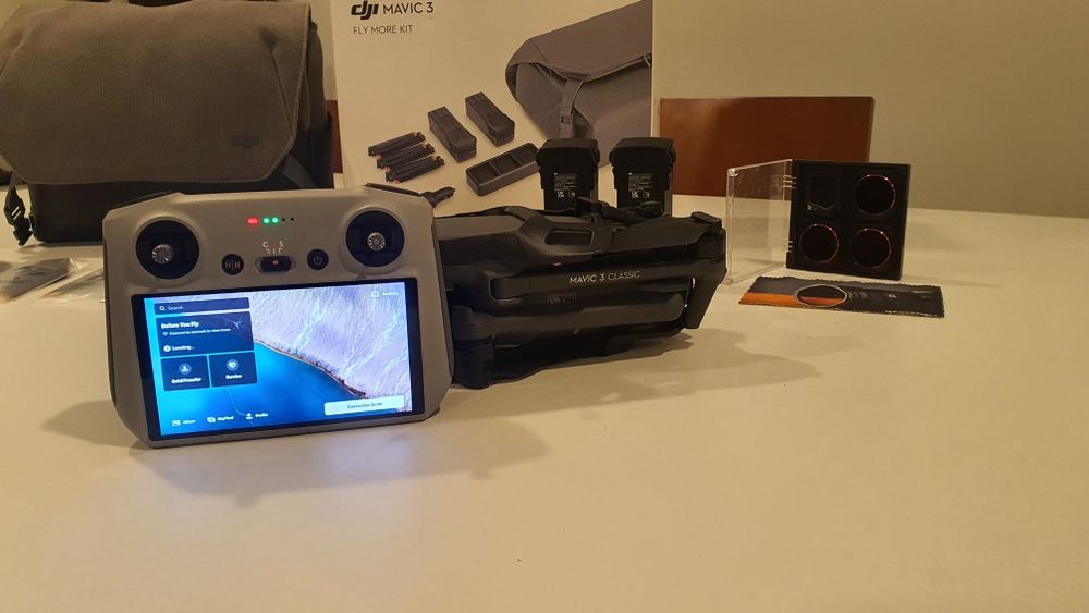 DJI Mavic 3 Classic + DJI RC + Fly More Combo + Filtros Freewell (Pack