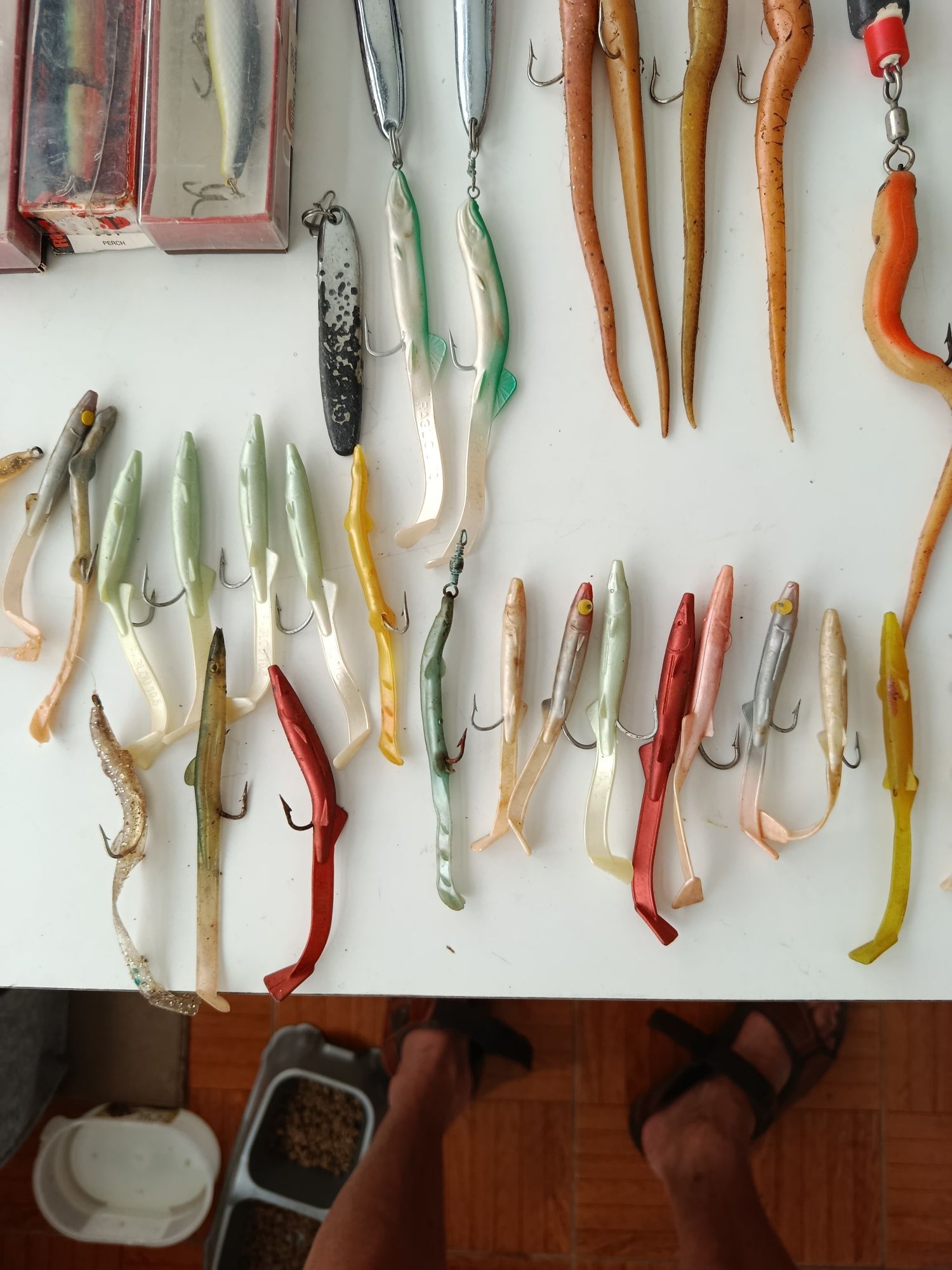 Sortido iscos para pesca ao corrico