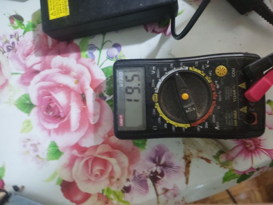 Продам зарядки к ноутбукам.асус хп .делл .леново