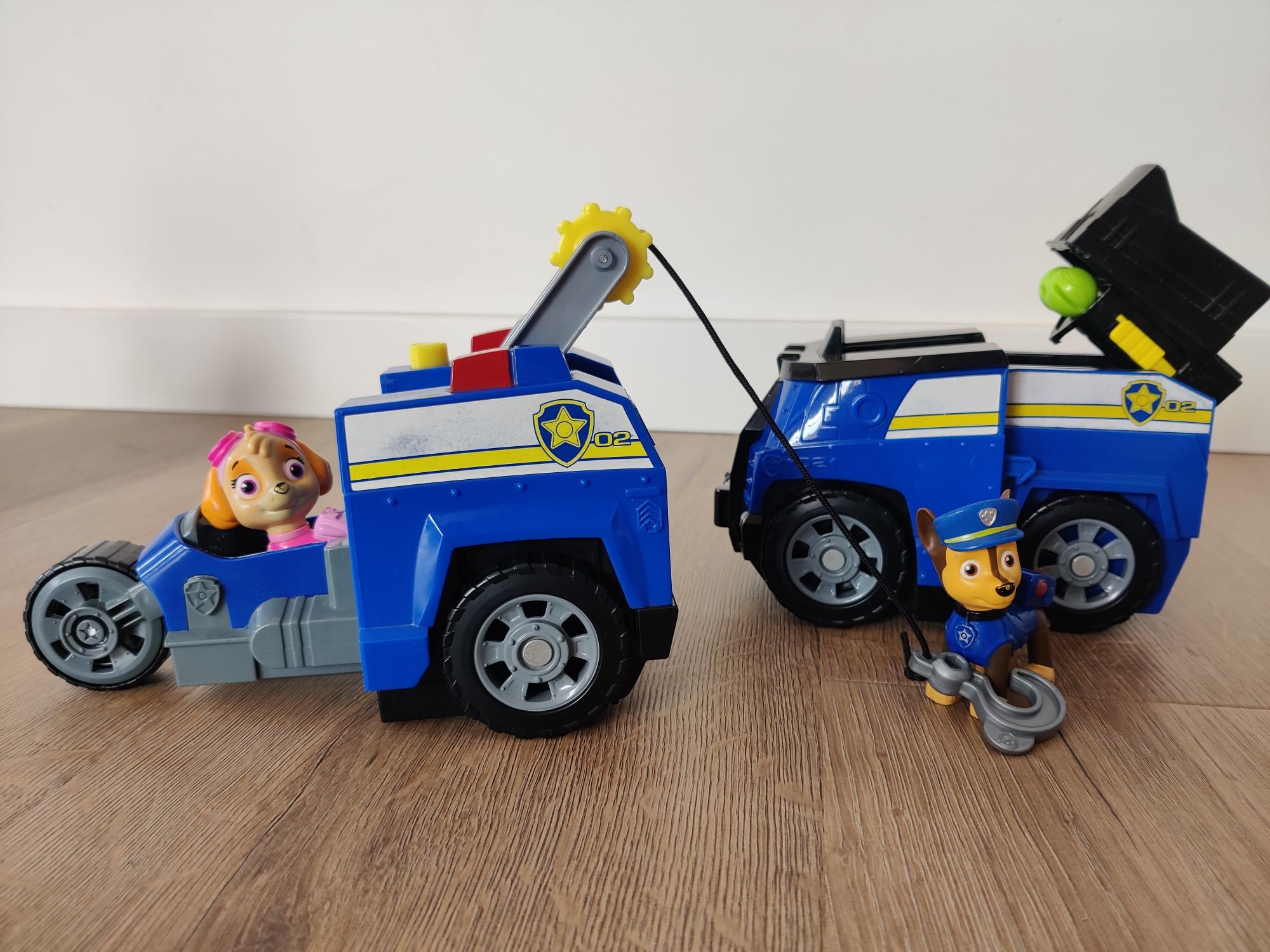 Psi Patrol, Chase i Sky, pojazd 2w1
