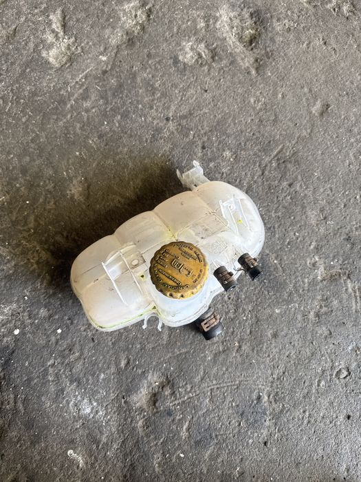 Zbiorniczek wyrownawczy opel meriva a 1.4 1.6 benzyna