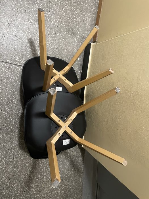 Krzesła stan jak na zdjeciach