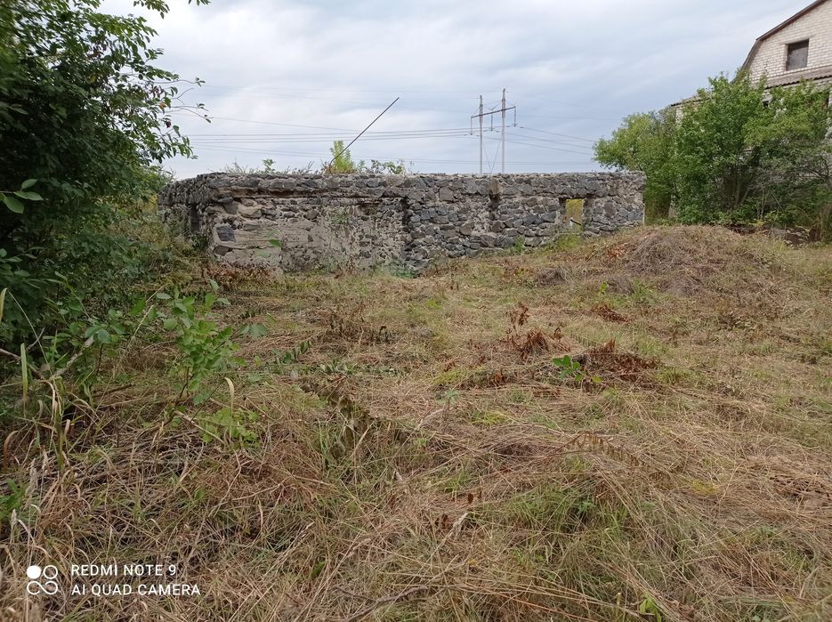 Земельна ділянка з фундаментом