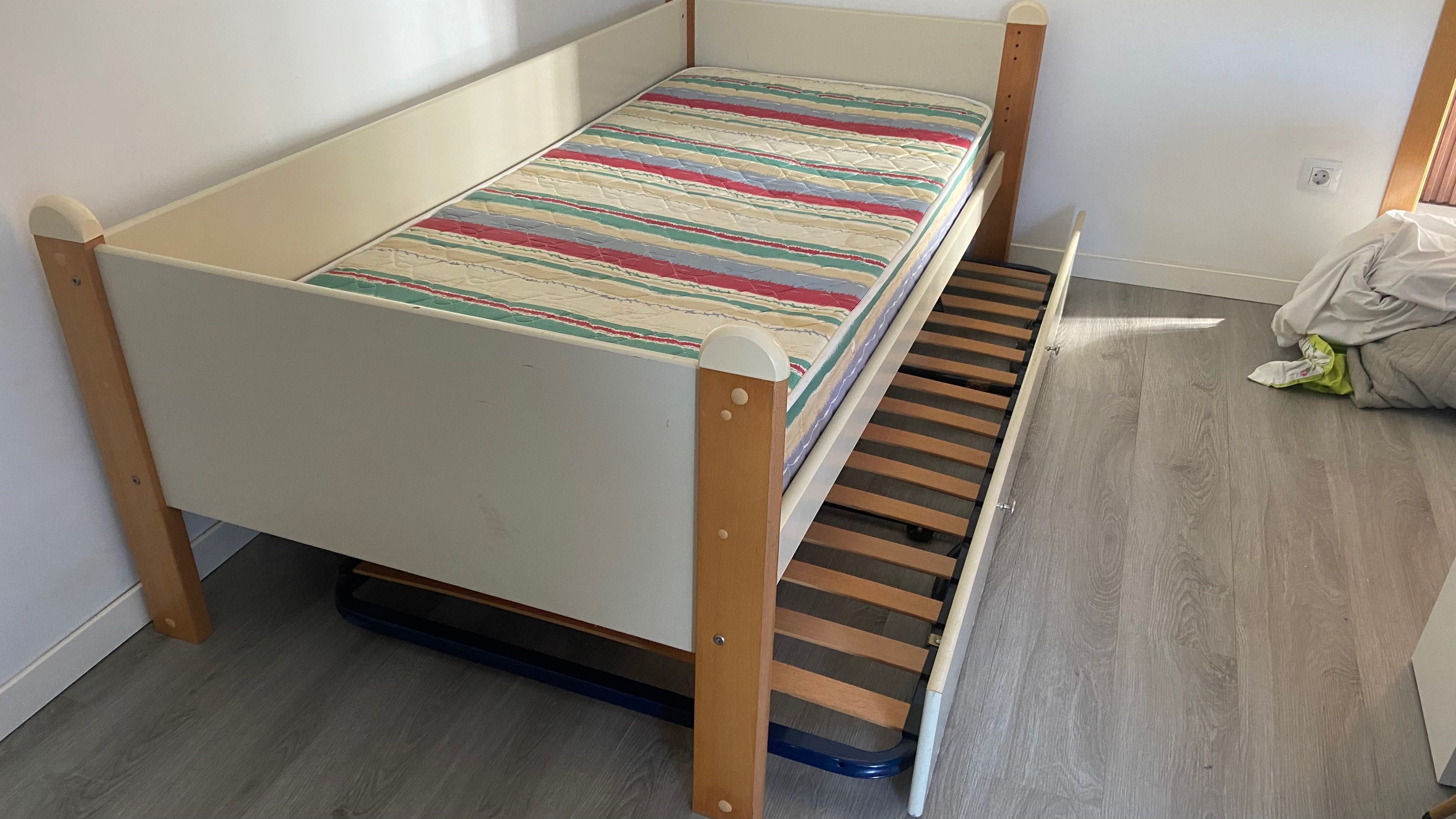 Cama criança Com 1 colchão incluído