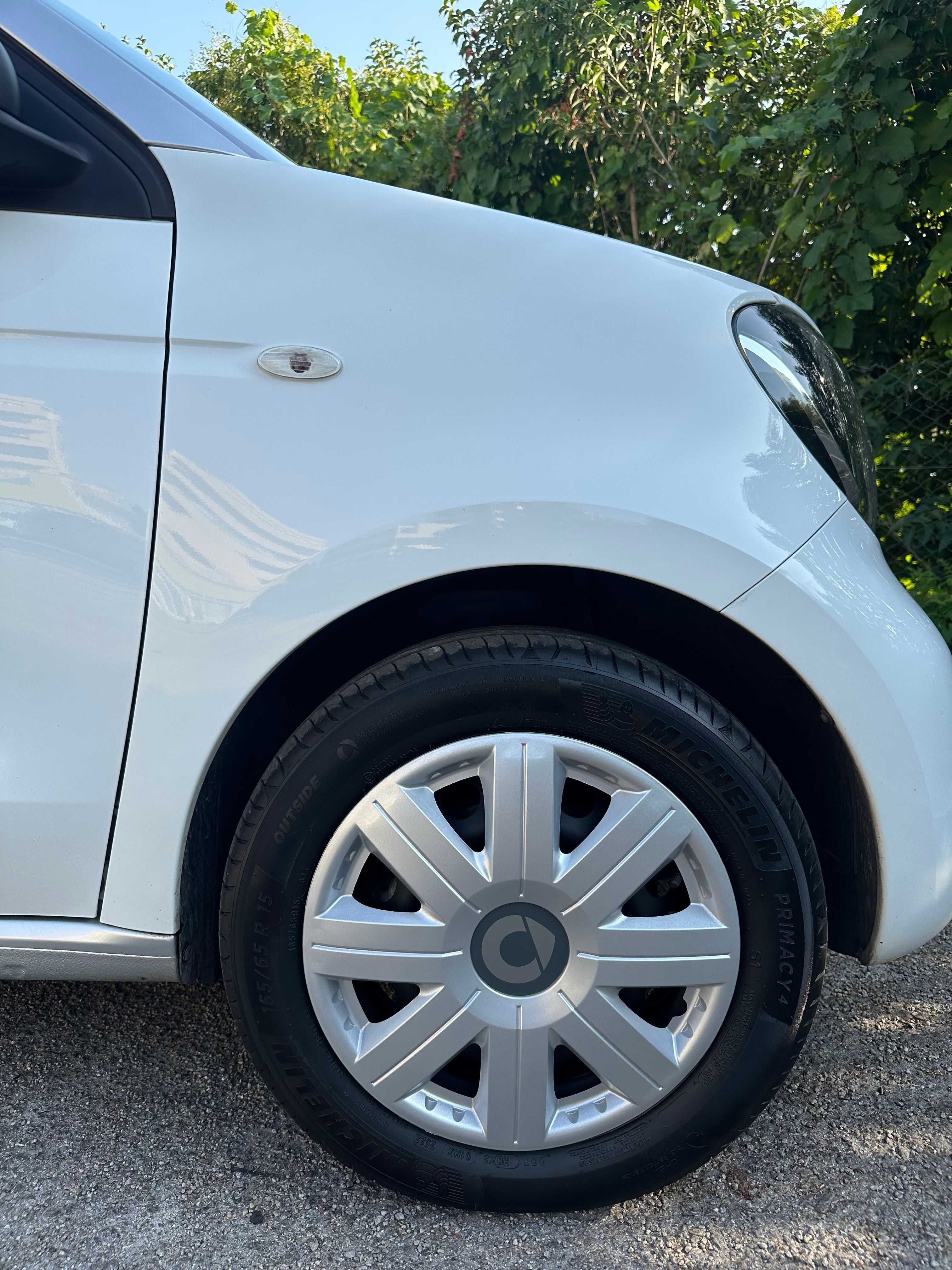 SMART FourFour 1.0