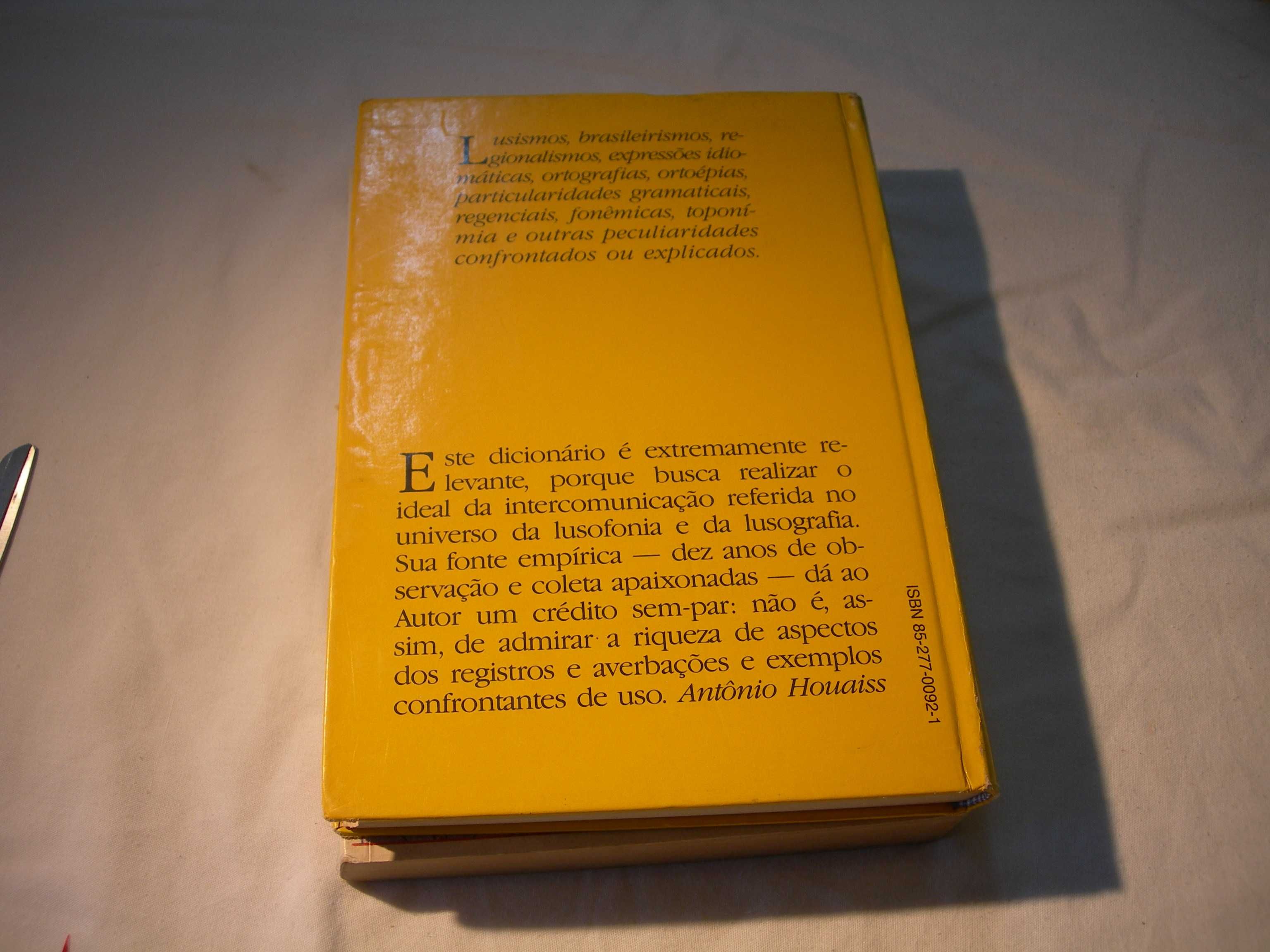 Livro Dicionário contrastivo luso-brasileiro. (2 Livros)