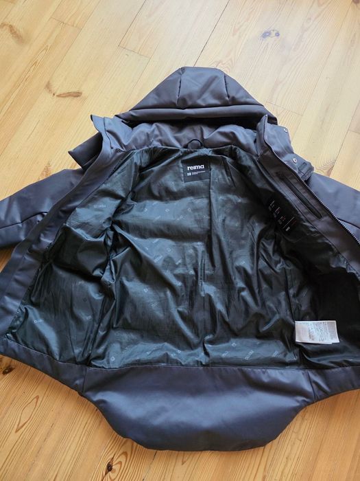 Продам зимову куртку Reima