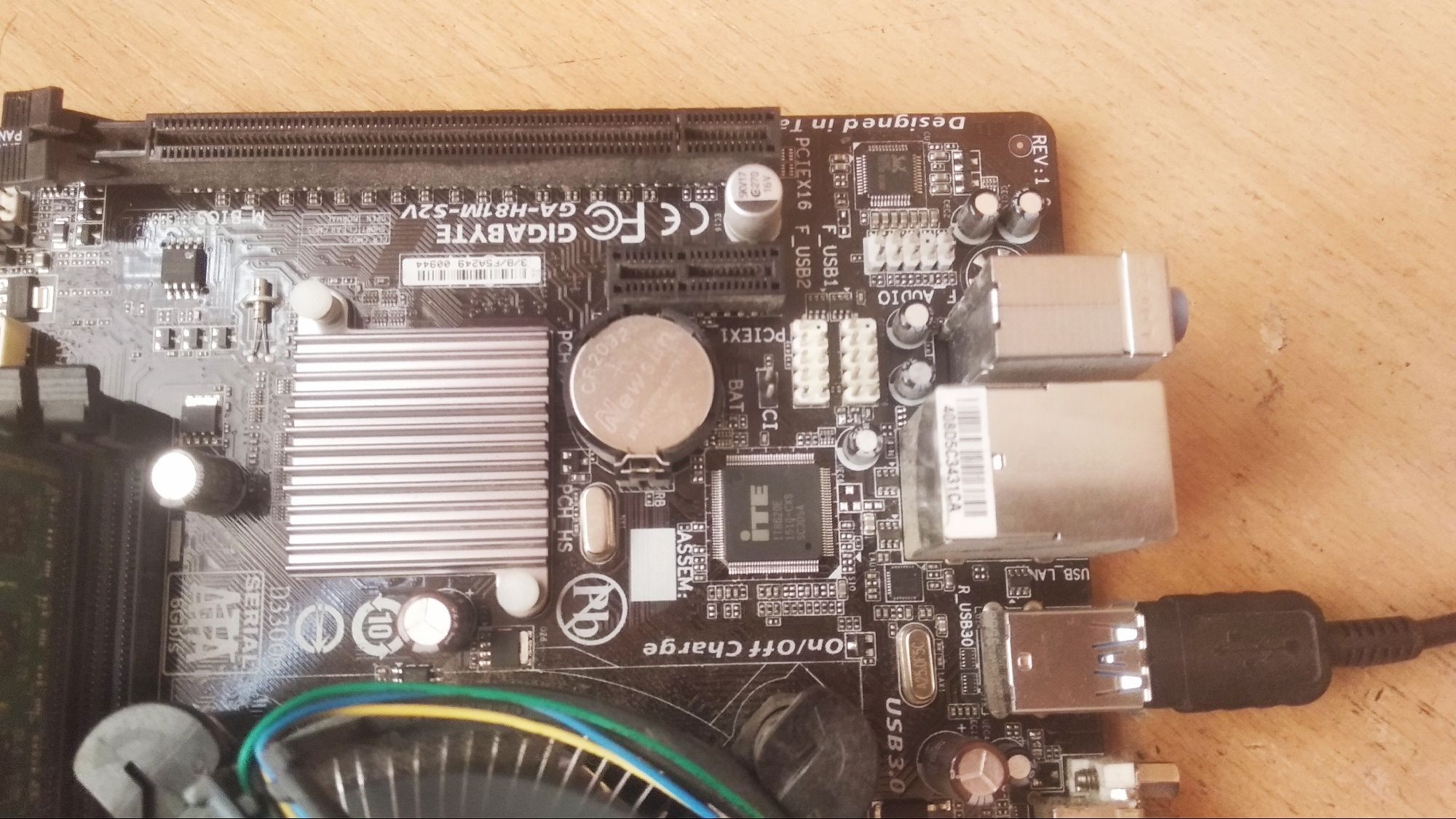 Материнская плата Gigabyte GA-H81M-S2V для ПК