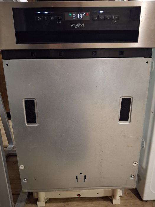 Посудомийна машина Whirlpool.  45 см ширина.  Вбудована