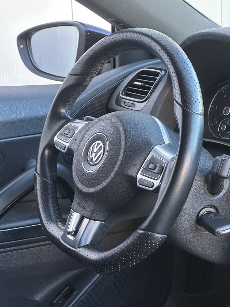 Volkswagen Scirocco TDI ( Trato de crédito)
