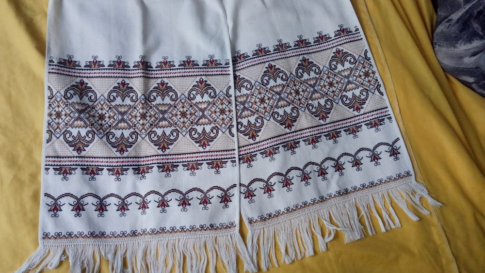 Вишитий рушник хрестиком