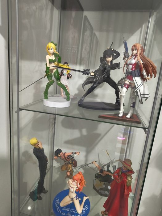 Várias Figuras de Anime
