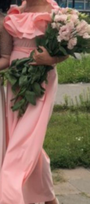 Дуже красива святкова сукня.