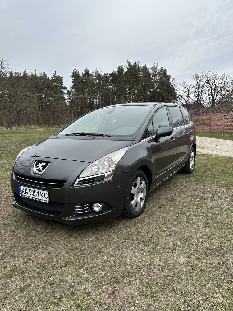 Peugeot 5008 2013