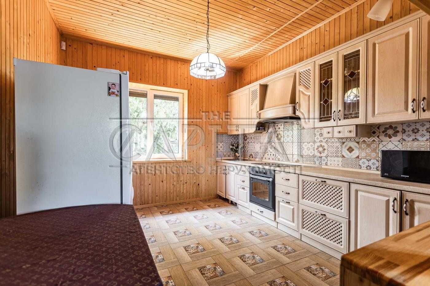Ніх*я собі будинок 3пов. в Козині 380 м2 з власним причалом та пляжем