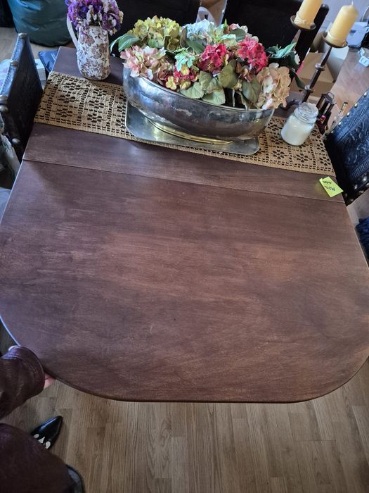 Mesa antiga de abas em madeira maciça