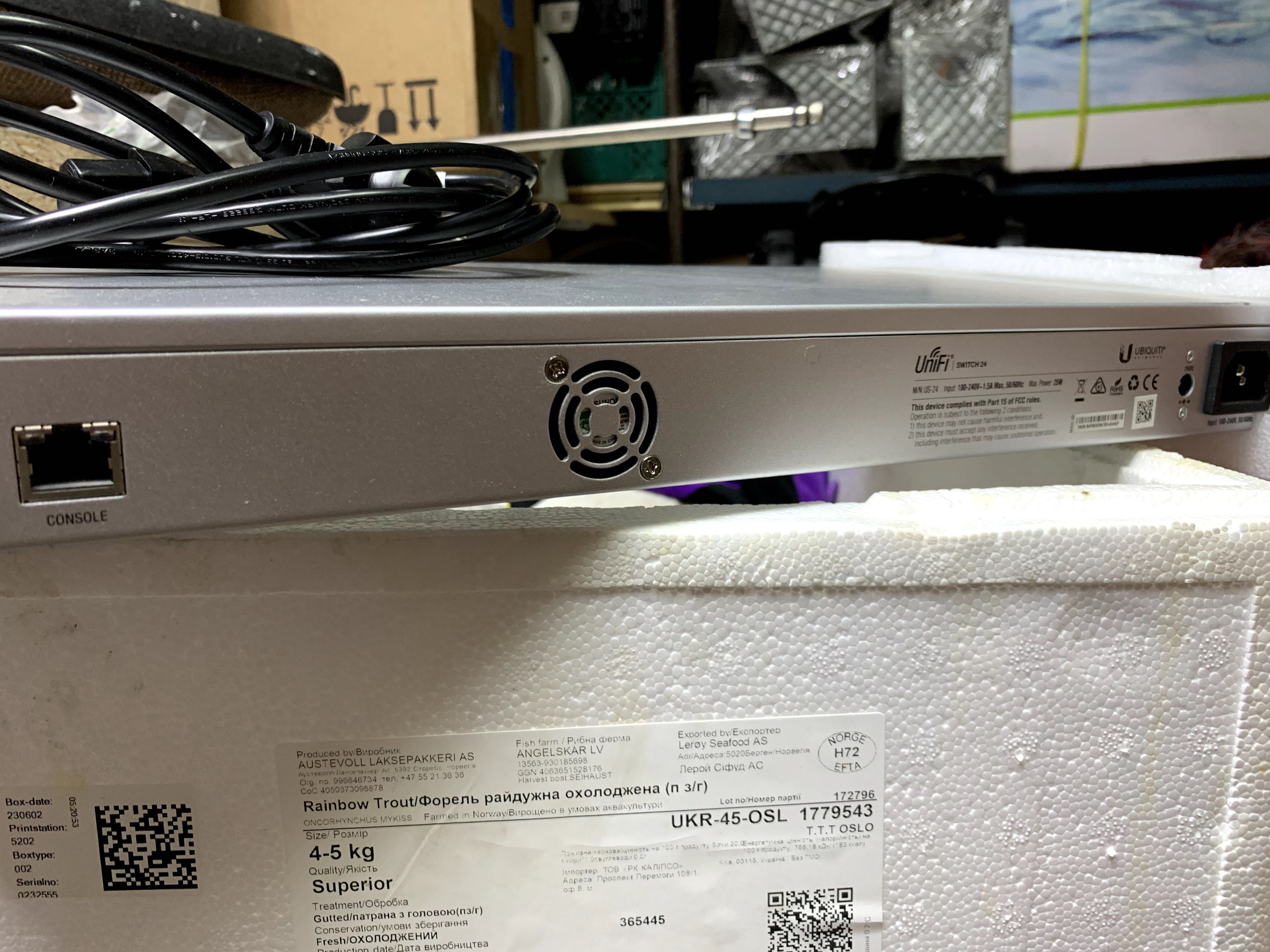 Комутатор свіч Ubiquiti UniFi Switch 24 (US-24)