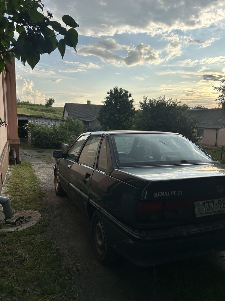 Продам автомобіль рено