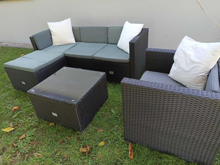 Meble ogrodowe ratanowe