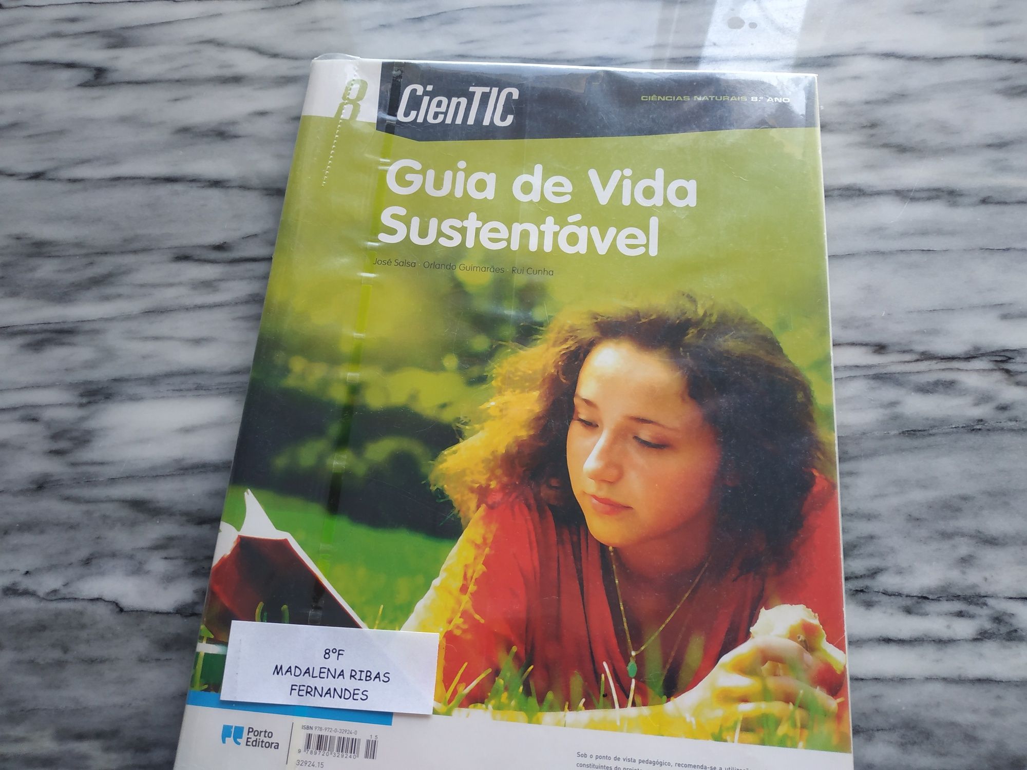 Vendo livro atividades Cientic 8 ano