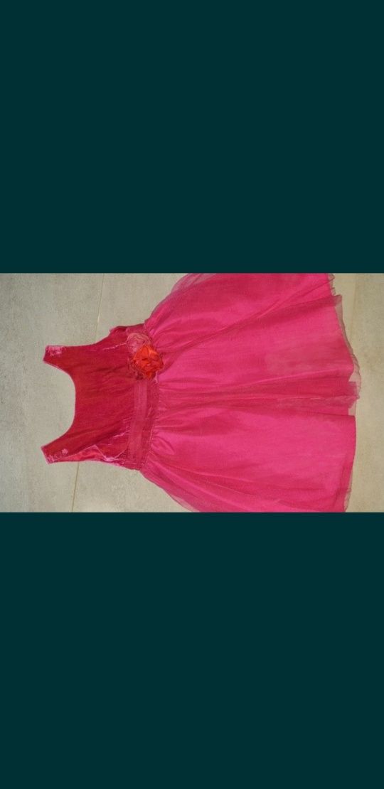 Piękna rożowa sukienka tiulowa