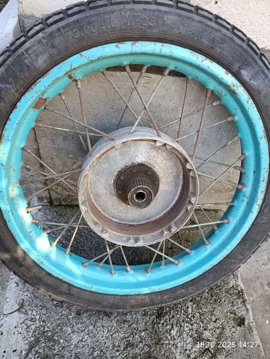 Резина покришка на ИЖ.    .