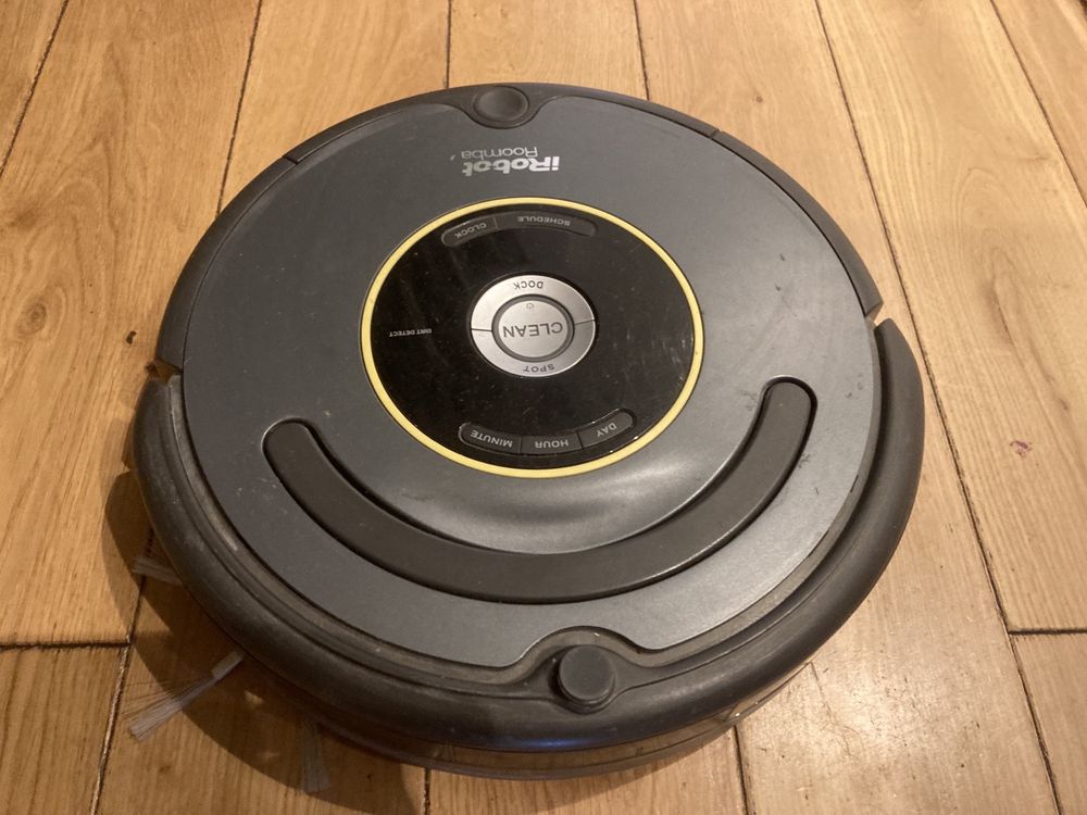 Robot sprzątający odkurzacz IROBOT 651 Roomba.