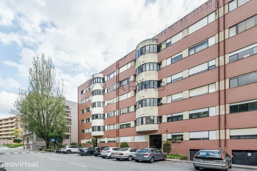 Garagem Em S.vitor, Braga - Muito Perto Do Centro Da Cidade