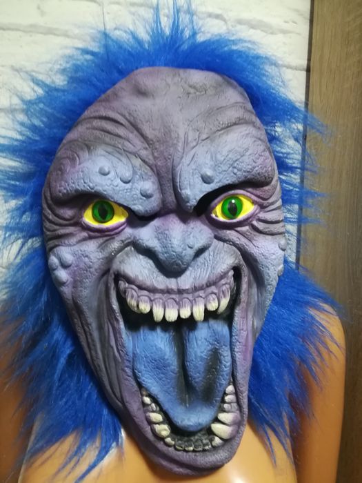 Маска монстра, чудовища, упыря.