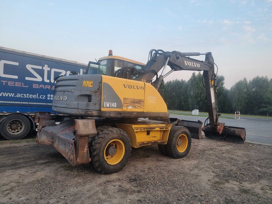 Koparka Volvo EW 140  z dopłatą zamienię na  4-ośkę