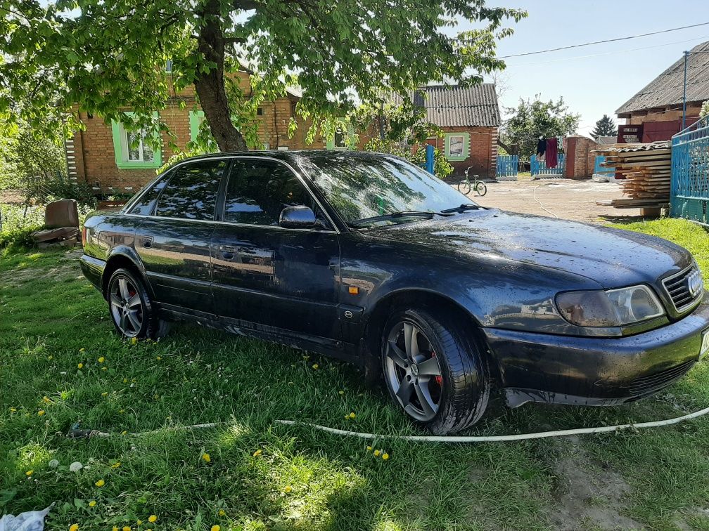 Продам автомобіль ауді а6 с4