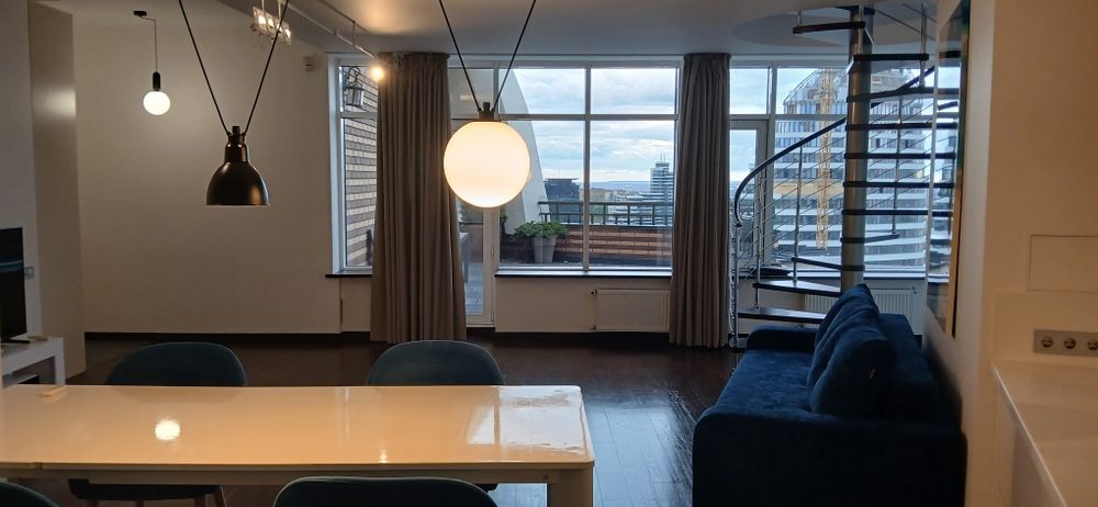 Без %, Старонаводницька, 6б,  новий ремонт, тераса, парко-місце