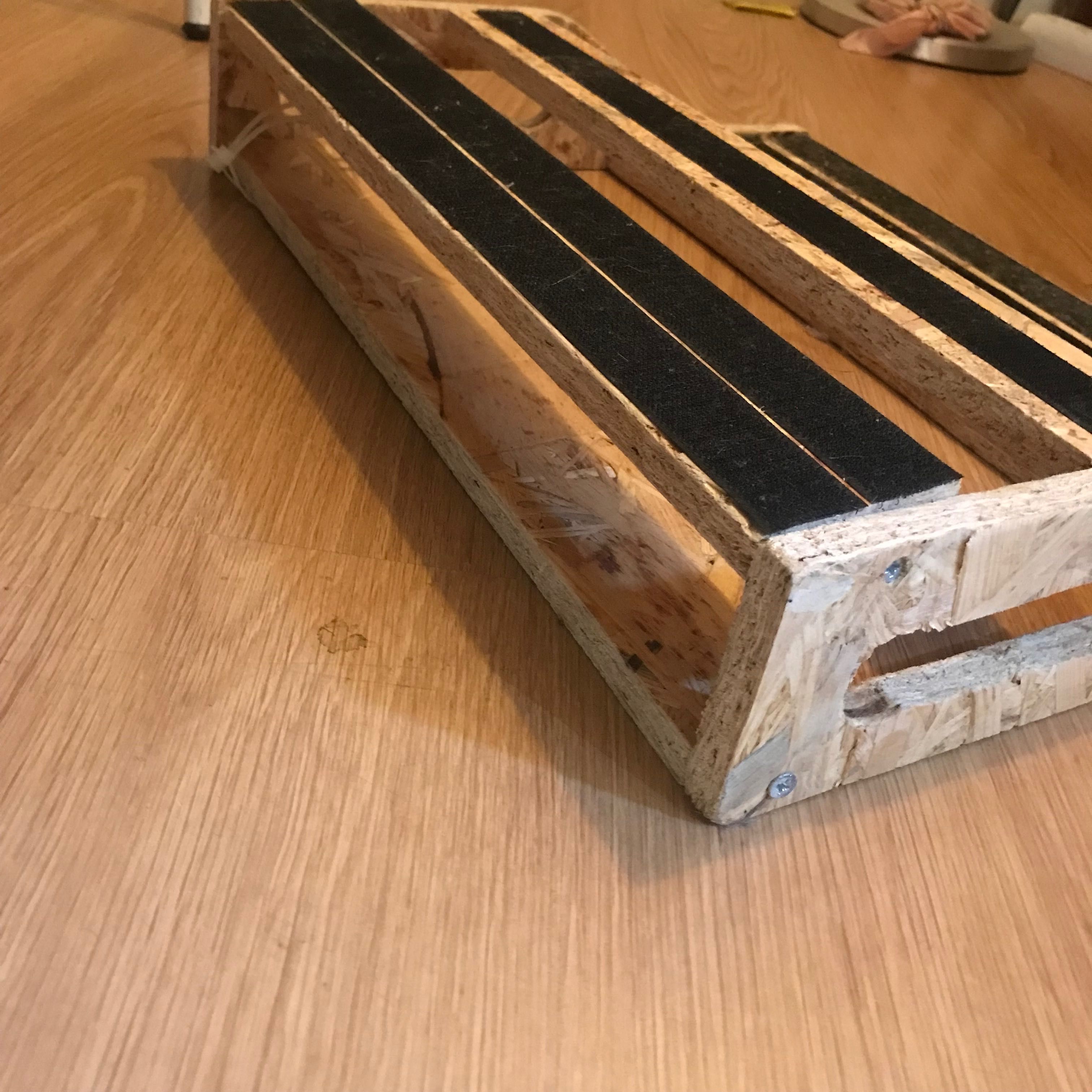 Pedalboard em madeira handmade