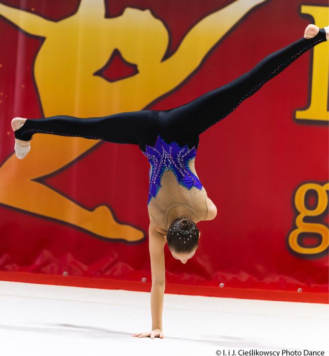 Strój startowy gimnastyka artystyczna 152