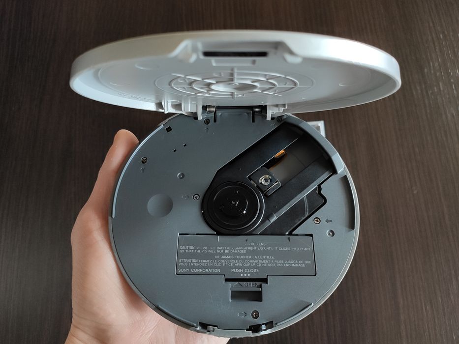 CD/MP3 плеер SONY Walkman D-NE720 Made in Malaysia