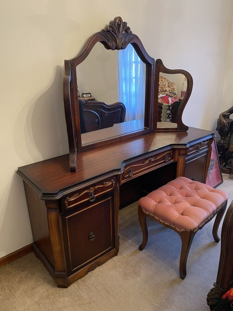 Cómoda/Pechiché com Banquinho