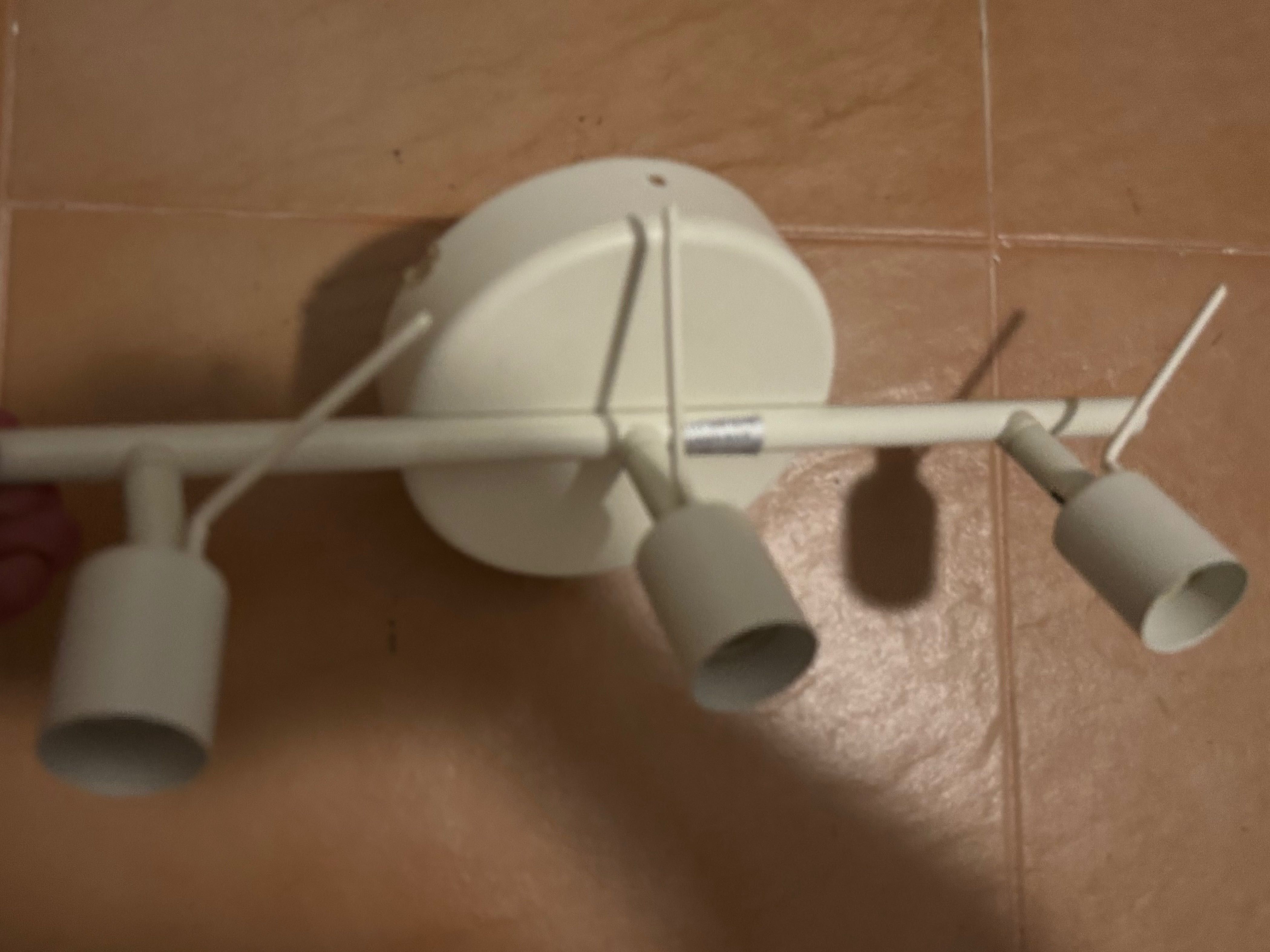 Projetor p/teto c/3 focos, branco