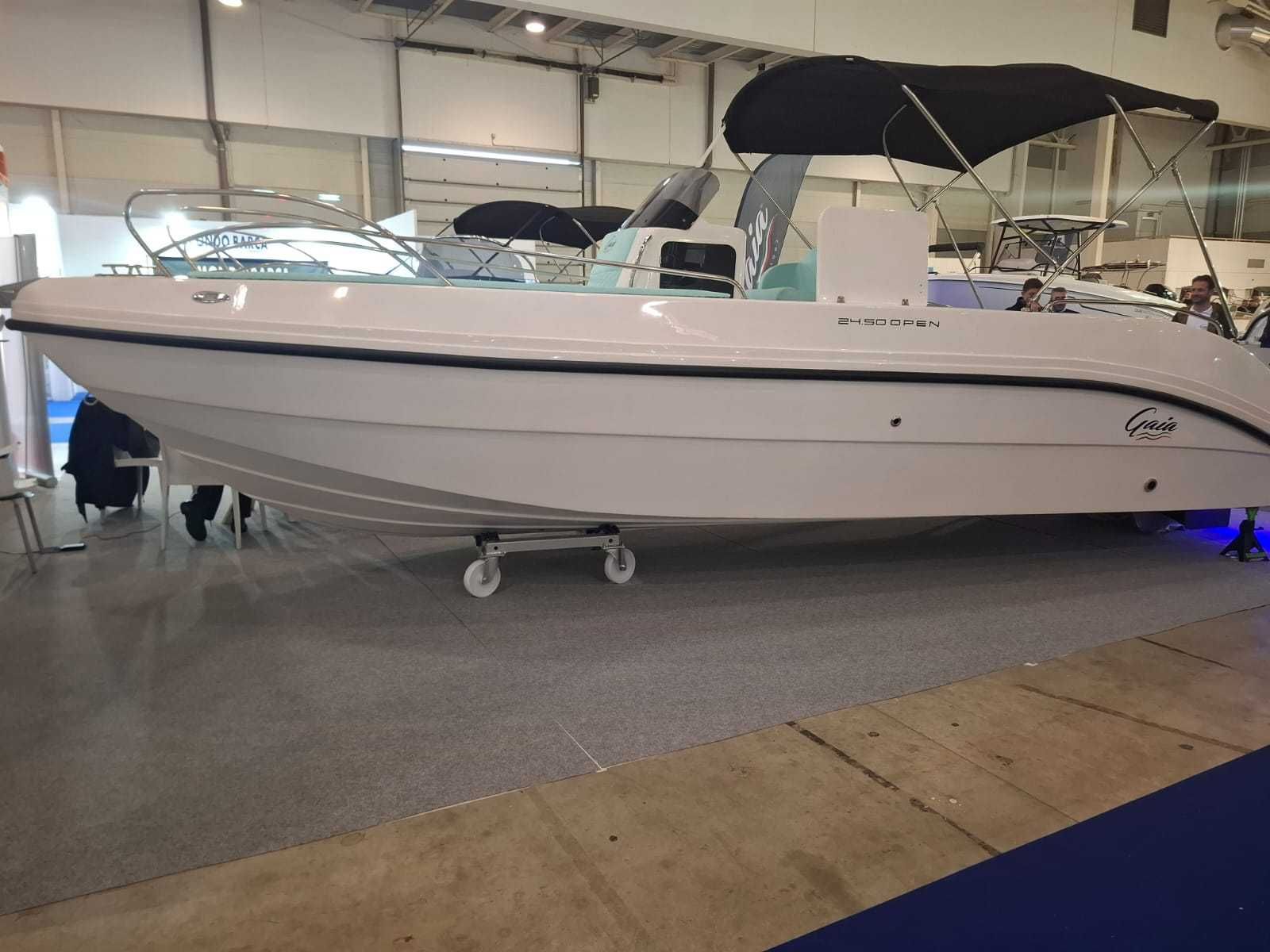 Nowa łódź: Gaia 24.50 OPEN - dł.7,40m / dla 13 osób - od boatcenter.pl