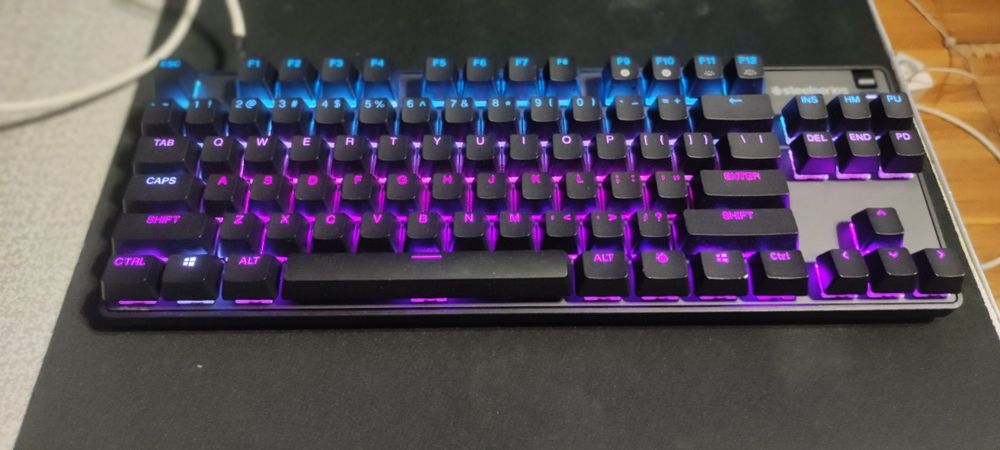 Игровая клавиатура SteelSeries Apex 9 Tkl