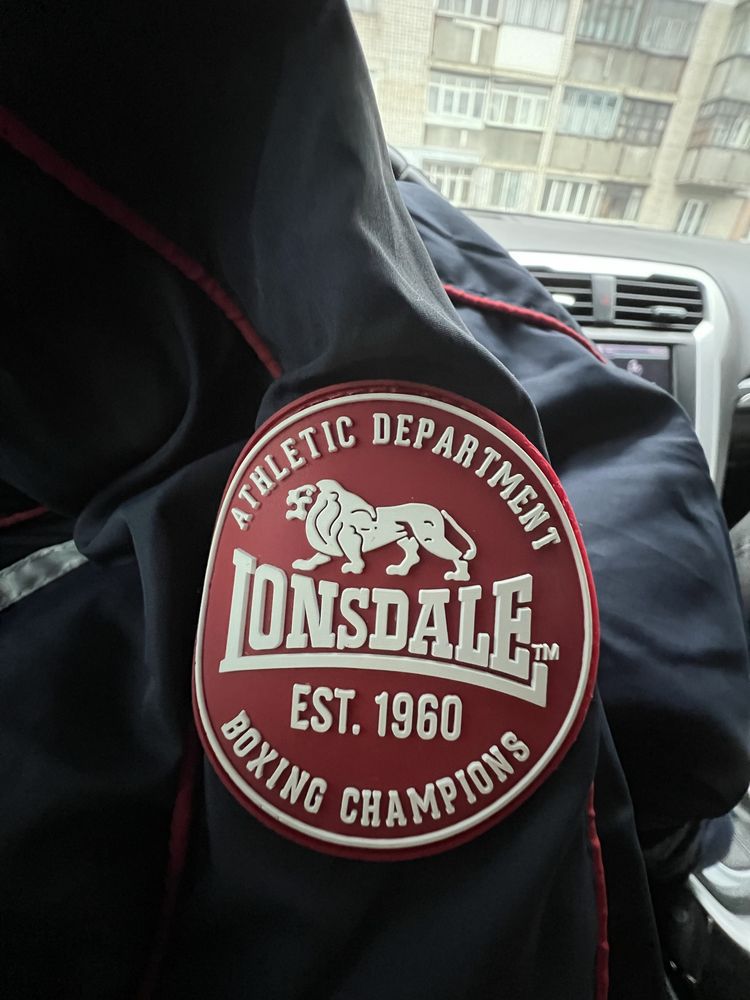 Новая куртка Lonsdale