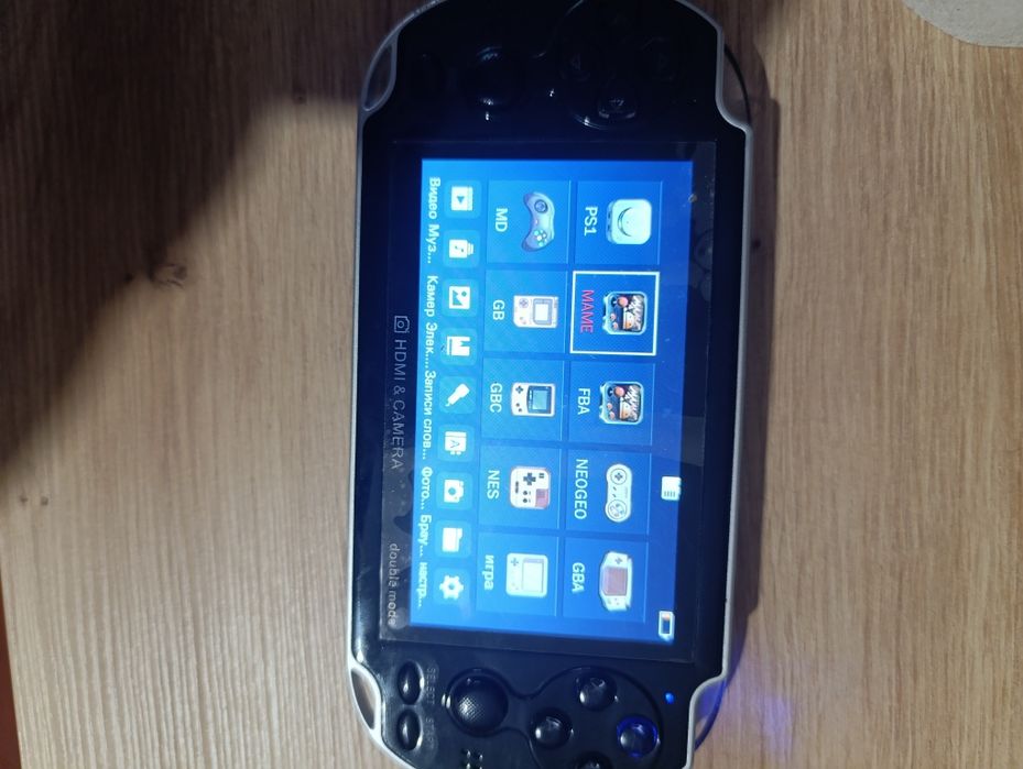 Портативна приставка 2000 игор+ в подарунок навушники