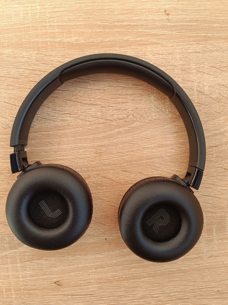 Навушники JBL Tune 670NC