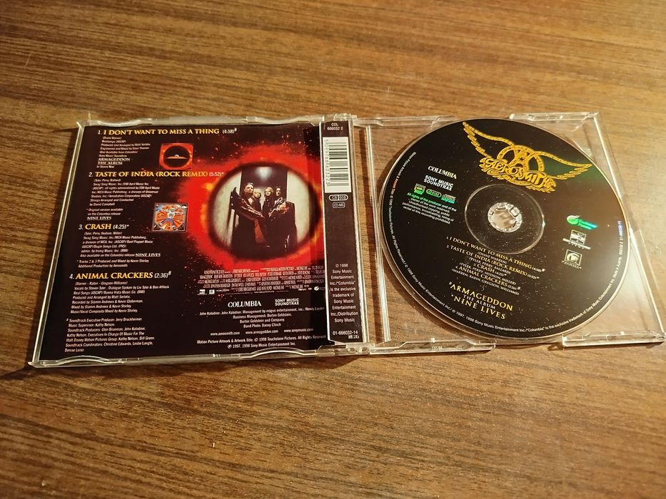 AEROSMITH Bon Jovi Фирменные Компакты ЦЕНА ЗА ВСЁ