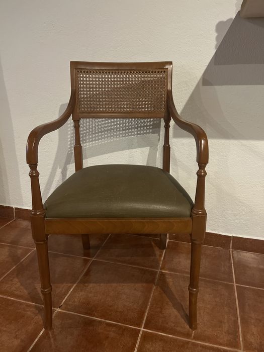 Cadeira em cerejeira