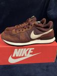 Чоловічі кросівки Nike Internationalist 41(26,5) оригінал