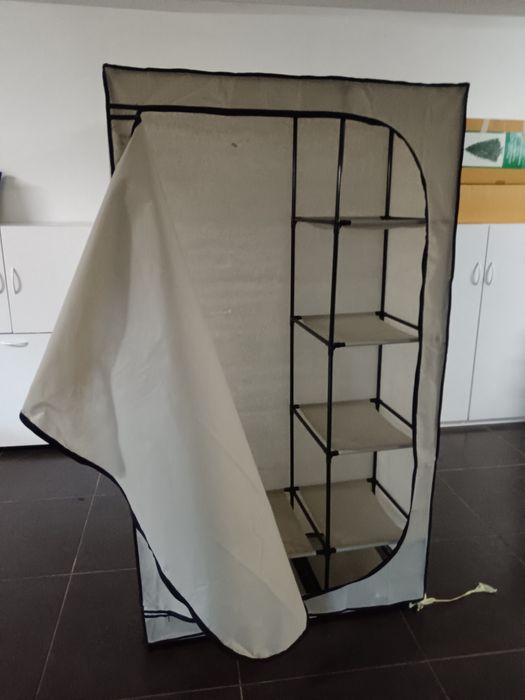 Roupeiro de Tecido