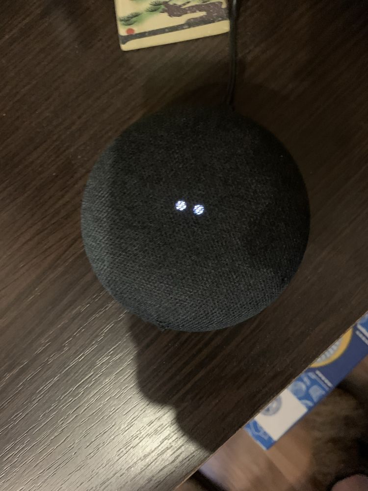 Розумна колонка Google Home Mini